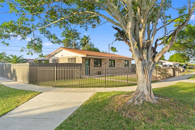 Picture of 11981 SW 178Th Ter, Miami FL 33177