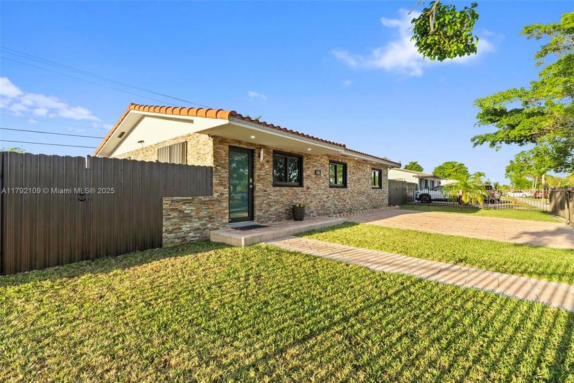 Picture of 11981 SW 178Th Ter, Miami FL 33177
