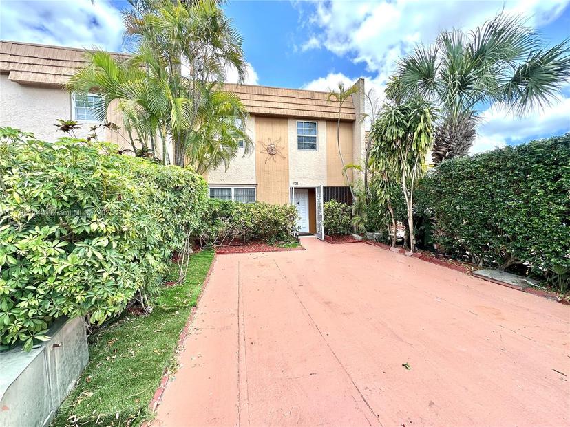 Picture of 8135 W 9Th Ave, Hialeah FL 33014