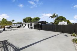 Picture of 19310 NW 47Th Ave, Miami Gardens, FL 33055