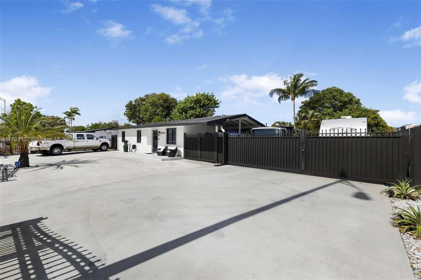 Picture of 19310 NW 47Th Ave, Miami Gardens FL 33055