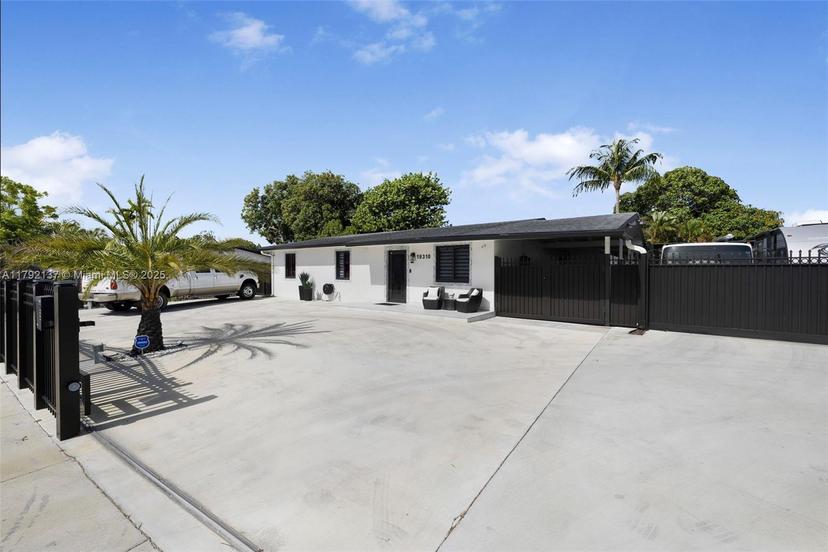 Picture of 19310 NW 47Th Ave, Miami Gardens FL 33055