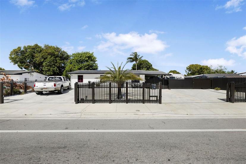 Picture of 19310 NW 47Th Ave, Miami Gardens FL 33055