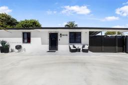 Picture of 19310 NW 47Th Ave, Miami Gardens, FL 33055
