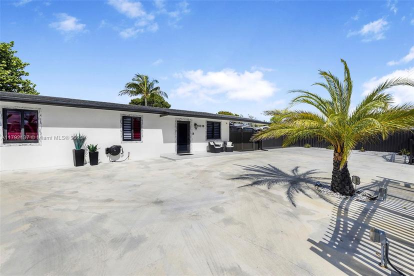 Picture of 19310 NW 47Th Ave, Miami Gardens FL 33055