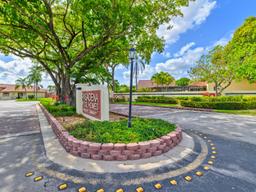 Picture of 701 SW 113Th Ave, Pembroke Pines, FL 33025