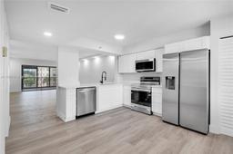 Picture of 14475 Strathmore Ln # 305, Delray Beach, FL 33446