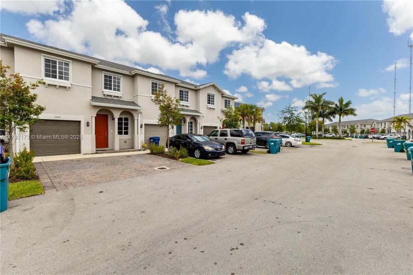 Picture of 1033 NW 208Th Ter, Miami Gardens FL 33169