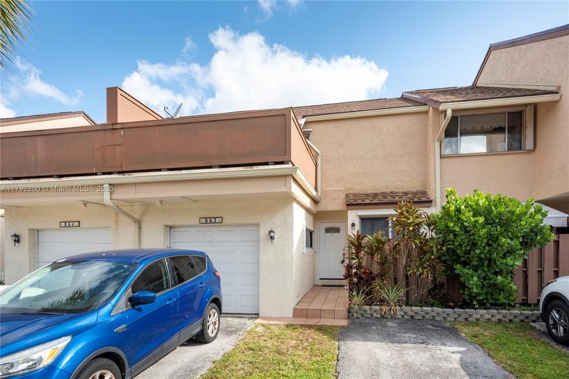 Picture of 862 NW 81St Ter # 6, Plantation FL 33324