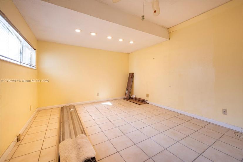 Picture of 862 NW 81St Ter # 6, Plantation FL 33324
