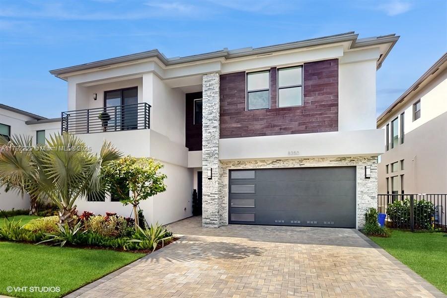 Picture of 8350 Royal County Down Rd, Boca Raton, FL 33434