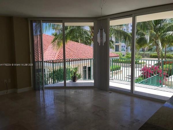 Picture of 19900 E Country Club Dr # 612, Aventura FL 33180