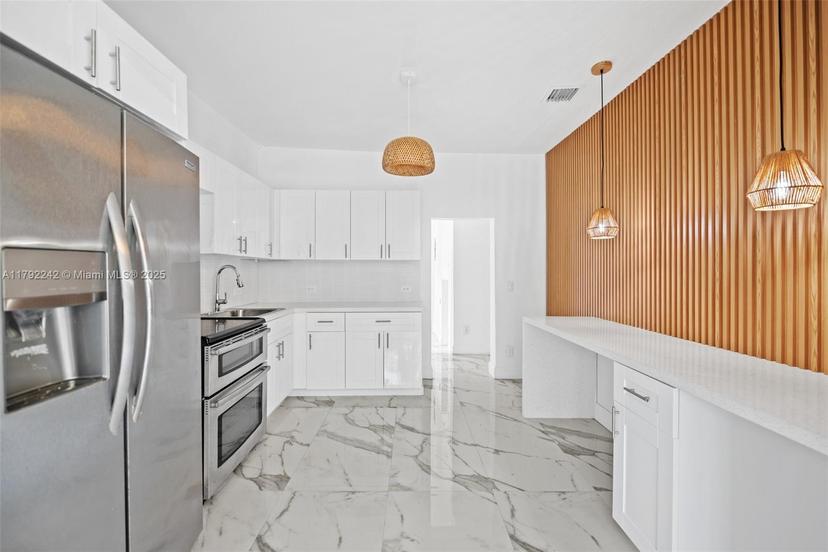 Picture of 1683 NE 168Th St, North Miami Beach FL 33162