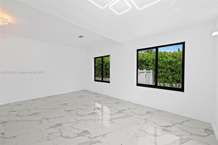 Picture of 1683 NE 168Th St, North Miami Beach FL 33162