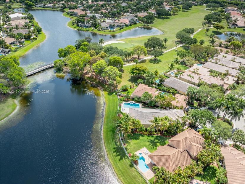 Picture of 2456 Bay Isle Ct, Weston FL 33327