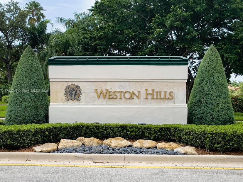 Picture of 2456 Bay Isle Ct, Weston FL 33327