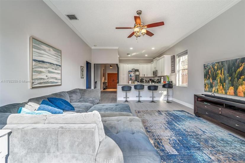 Picture of 14024 N Cypress Cove Cir, Davie FL 33325