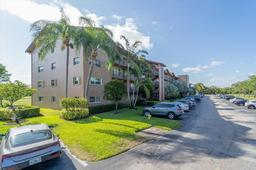 Picture of 100 SW 130Th Ter # 412C, Pembroke Pines, FL 33027
