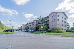 Picture of 100 SW 130Th Ter # 412C, Pembroke Pines, FL 33027
