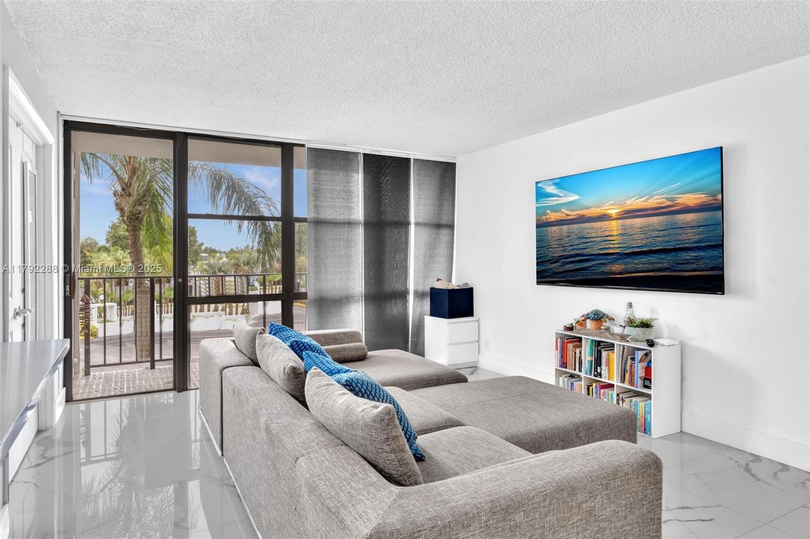 Picture of 1000 Parkview Dr # 329, Hallandale Beach, FL 33009