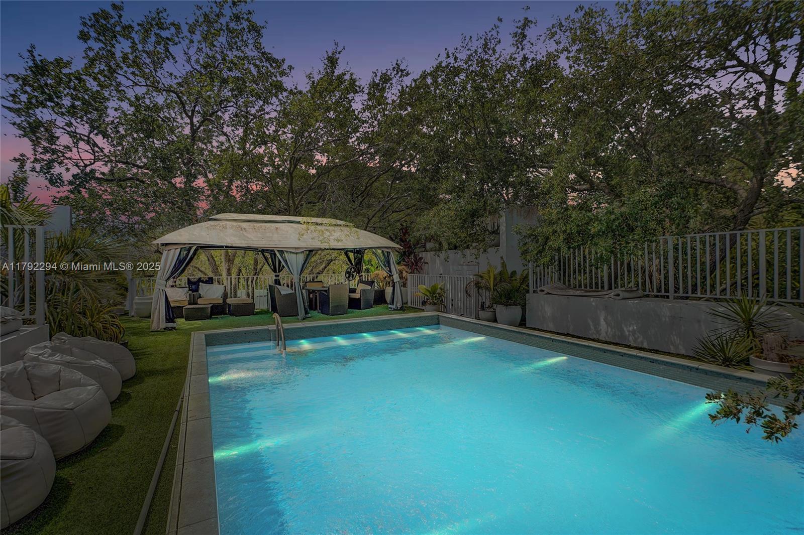 Picture of 3861 Kumquat Ave, Miami, FL 33133
