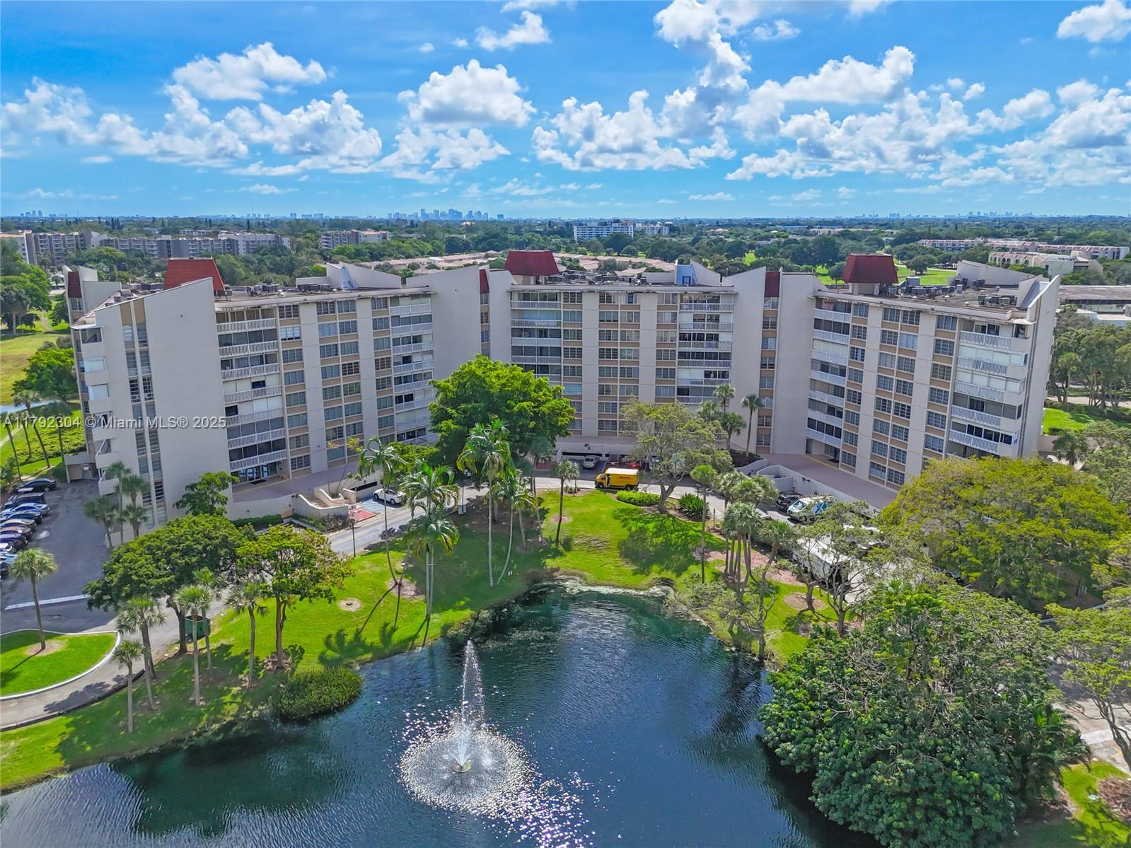 Picture of 6901 Environ Blvd # 6A, Lauderhill, FL 33319