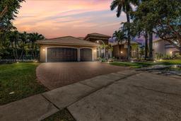 Picture of 13702 NW 11Th Ct, Pembroke Pines, FL 33028