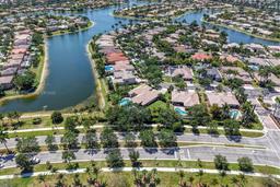Picture of 13702 NW 11Th Ct, Pembroke Pines, FL 33028