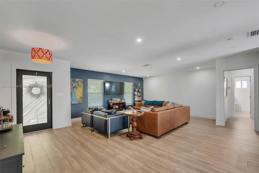 Picture of 16840 SW 87Th Ave, Palmetto Bay FL 33157
