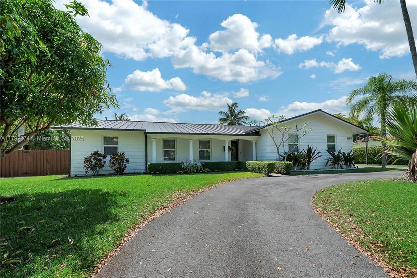 Picture of 16840 SW 87Th Ave, Palmetto Bay FL 33157