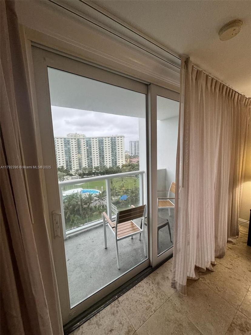 Picture of 19201 Collins Ave # 831, Sunny Isles Beach FL 33160