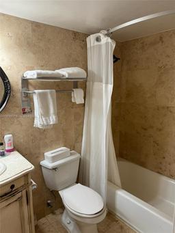 Picture of 19201 Collins Ave # 831, Sunny Isles Beach, FL 33160