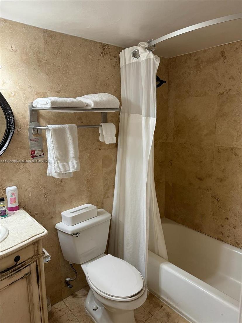 Picture of 19201 Collins Ave # 831, Sunny Isles Beach FL 33160