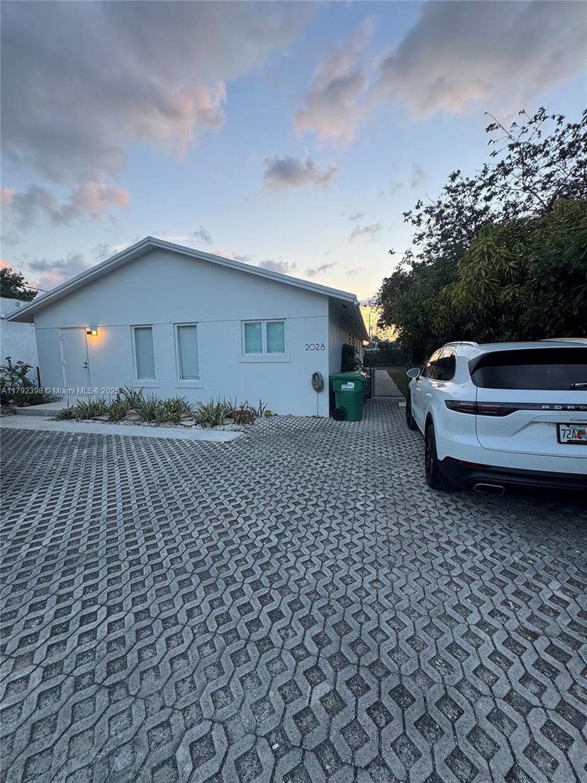 Picture of 2028 SW 57Th Ct, Miami FL 33155