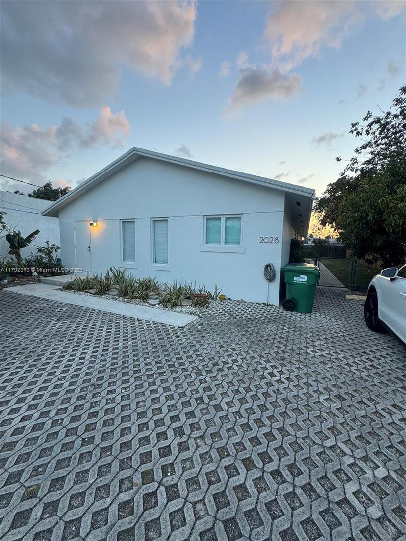 Picture of 2028 SW 57Th Ct, Miami FL 33155