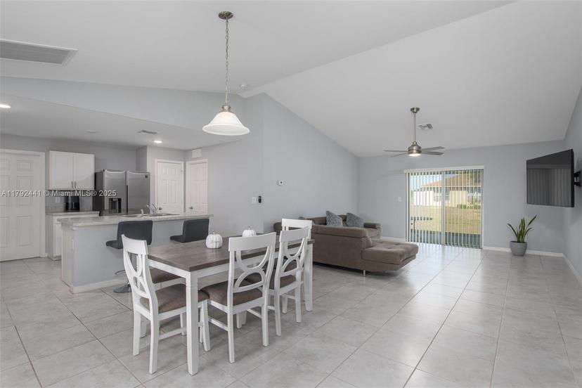 Picture of 1808 NE 7Th Ave, Cape Coral FL 33909