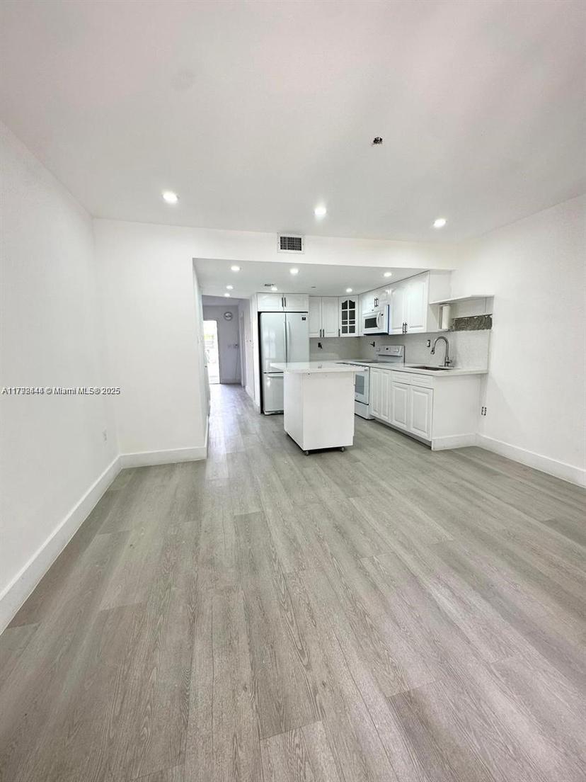 Picture of 12025 SW 10Th St # 204, Miami FL 33184