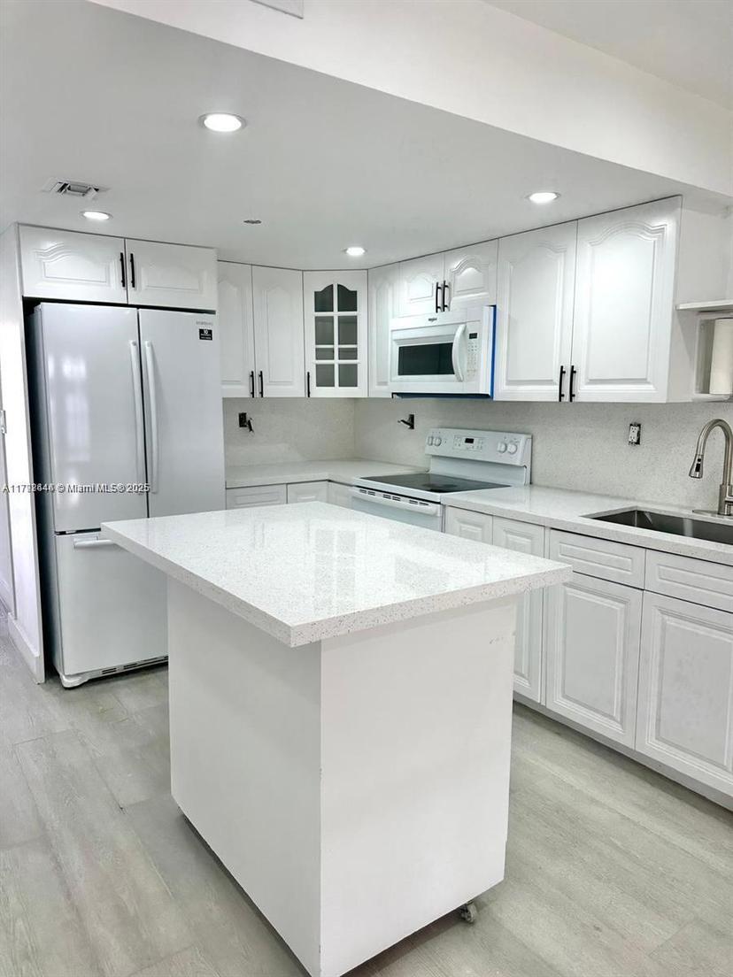 Picture of 12025 SW 10Th St # 204, Miami FL 33184
