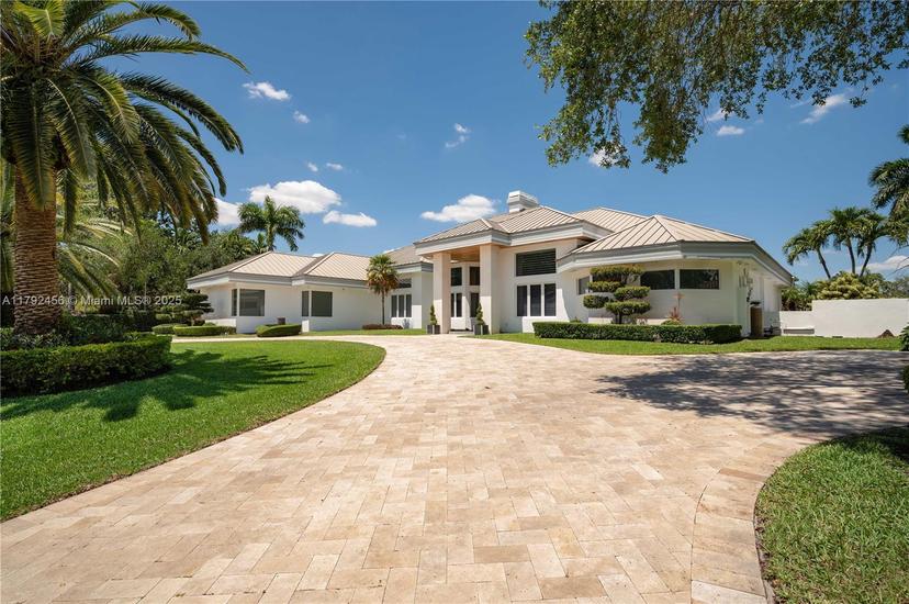 Picture of 3425 Saddlebrook Ln, Weston FL 33331