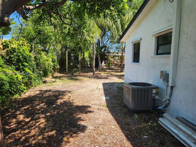 Picture of 9340 Martinique Dr, Cutler Bay FL 33189