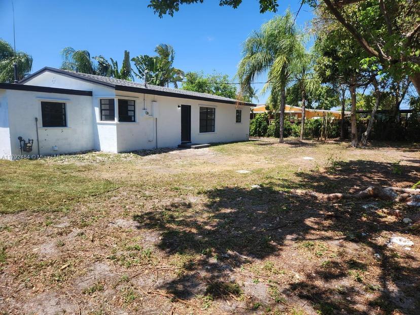 Picture of 9340 Martinique Dr, Cutler Bay FL 33189