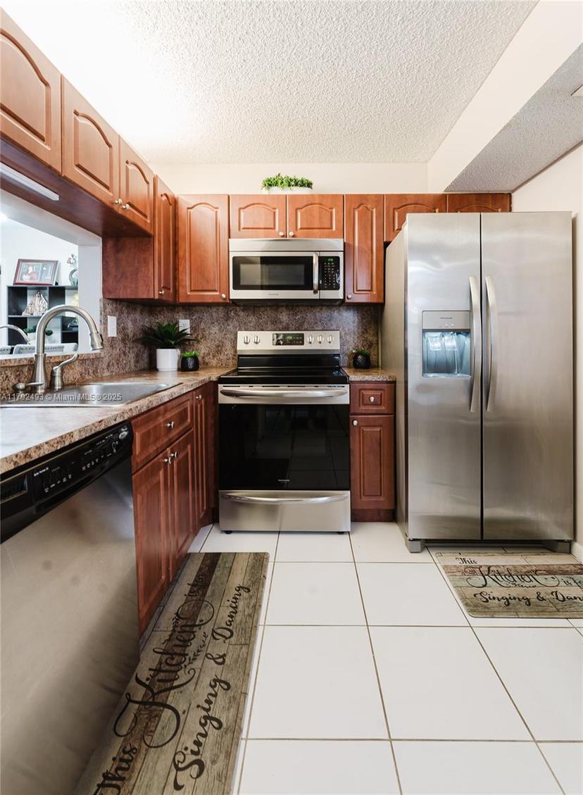 Picture of 1100 N Hiatus Rd # 1100, Pembroke Pines FL 33026