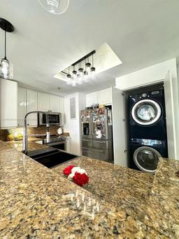 Picture of 808 Brickell Key Dr # 3007, Miami, FL 33131