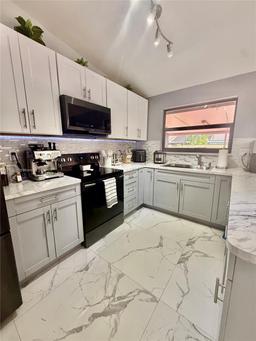 Picture of 14712 SW 84Th Ter, Miami, FL 33193