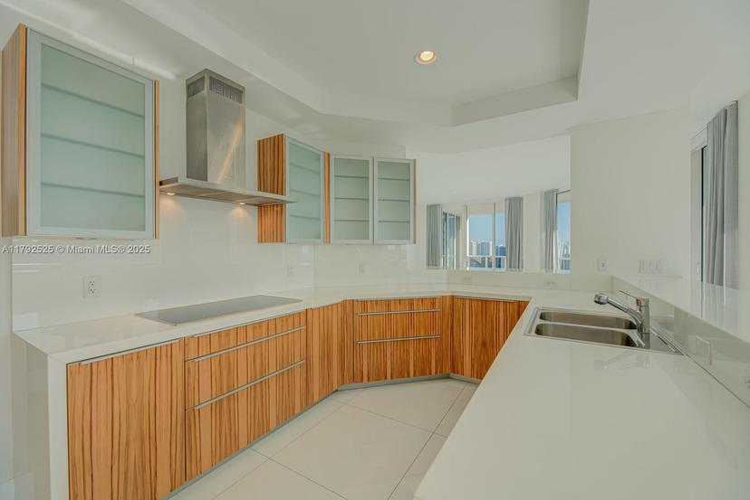 Picture of 4100 Island Blvd # 1402, Aventura FL 33160