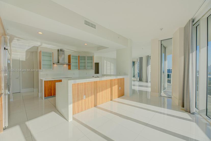 Picture of 4100 Island Blvd # 1402, Aventura FL 33160