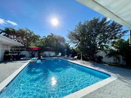 Picture of 416 N Rainbow Dr, Hollywood, FL 33021