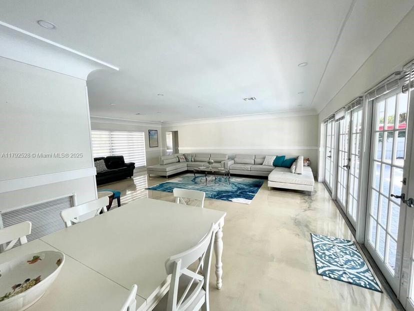 Picture of 416 N Rainbow Dr, Hollywood FL 33021