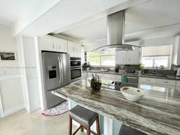 Picture of 416 N Rainbow Dr, Hollywood, FL 33021