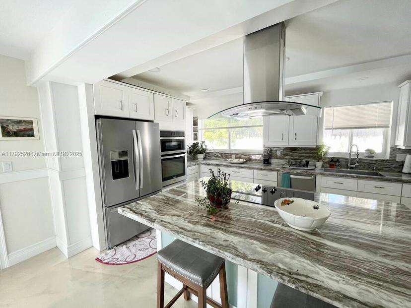 Picture of 416 N Rainbow Dr, Hollywood FL 33021